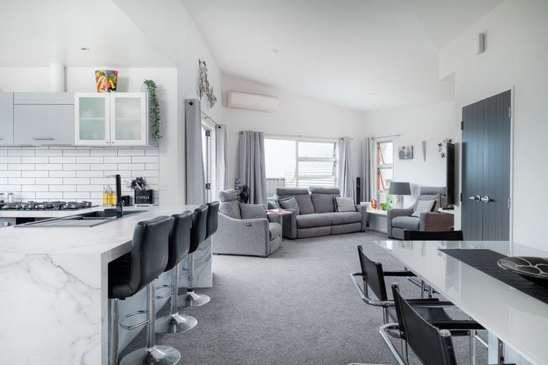 Photo of property in 6 Pointon Glade, Grandview Heights, Hamilton, 3200