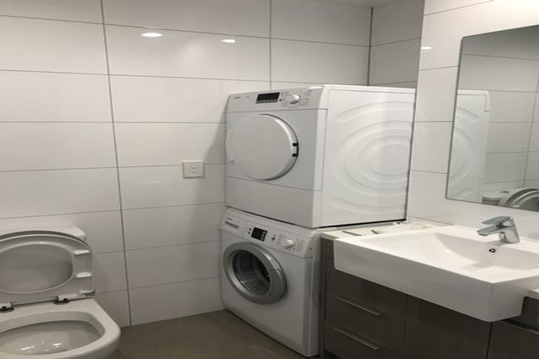 Photo of property in Apollo Apartments, 201/46 Rosedale Road, Rosedale, Auckland, 0632