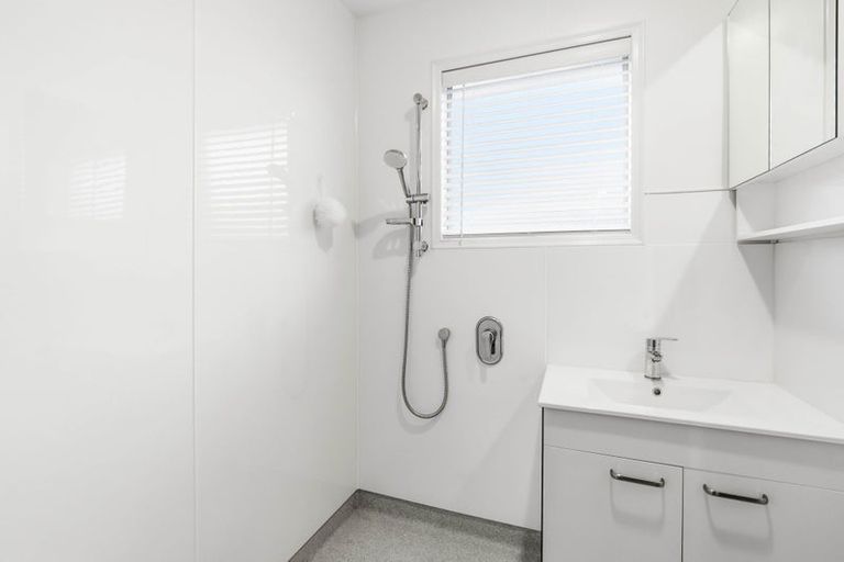 Photo of property in 2/2 Lomax Place, Islington, Christchurch, 8042