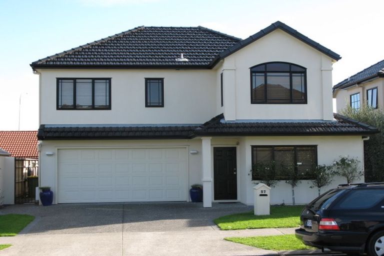 Photo of property in 57 Carousel Crescent, East Tamaki Heights, Auckland, 2016