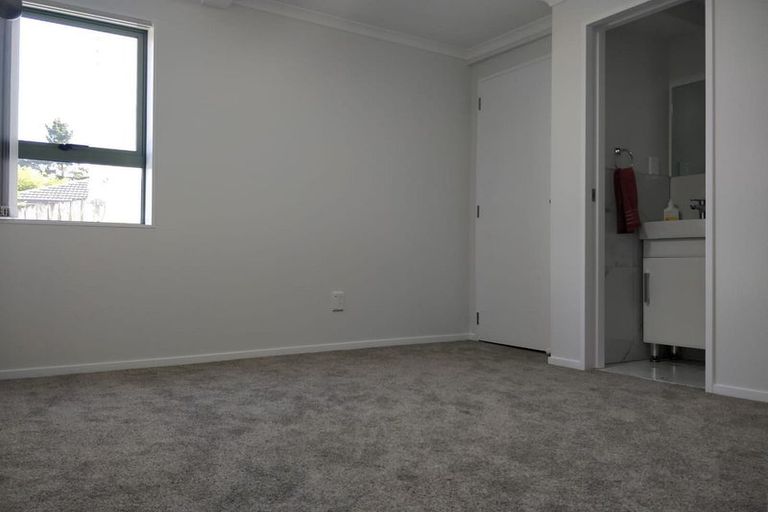 Photo of property in 91 Kamara Road, Glen Eden, Auckland, 0602