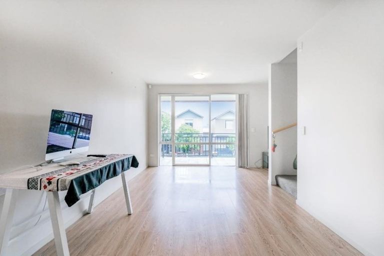 Photo of property in 39 Kirikiri Lane, East Tamaki, Auckland, 2013
