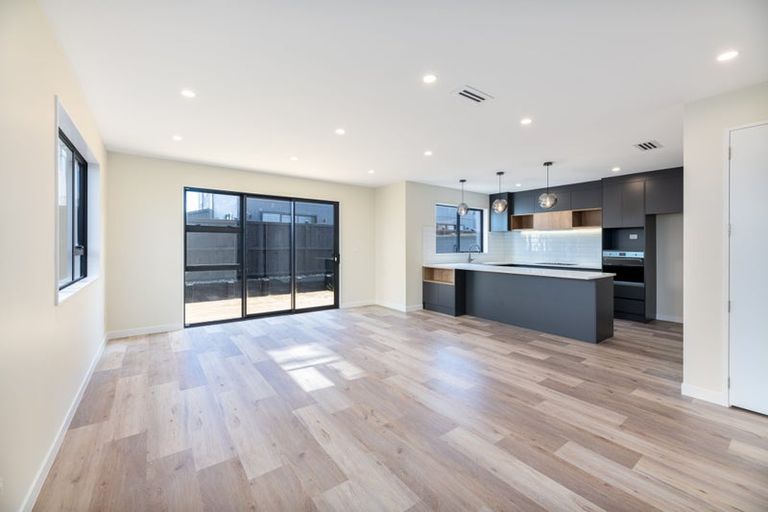 Photo of property in 5 Babos Avenue, Kumeu, 0810