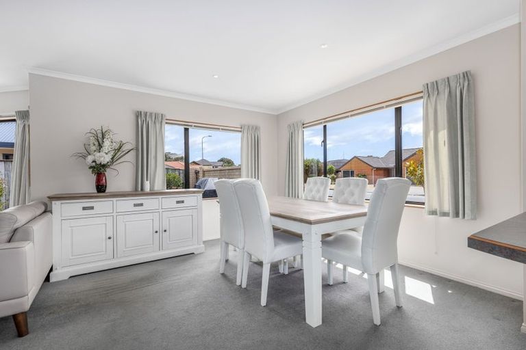 Photo of property in 22 Lorna Irene Drive, Raumati South, Paraparaumu, 5032