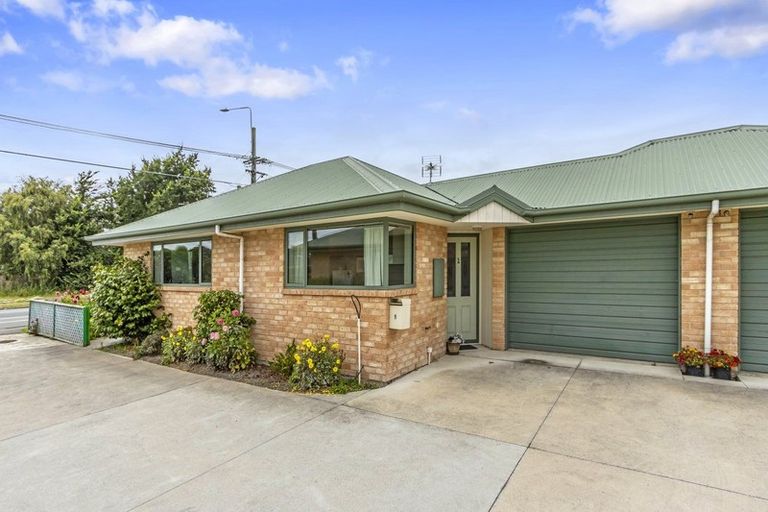 Photo of property in 1/295 Pages Road, Wainoni, Christchurch, 8061