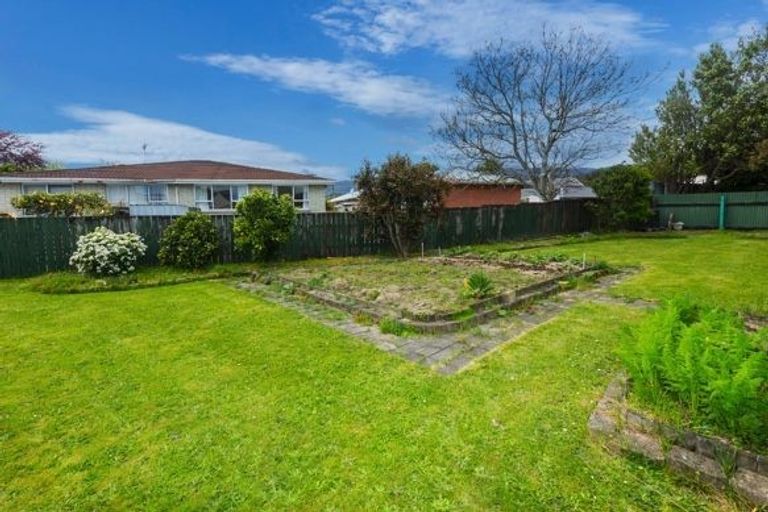 Photo of property in 20a Oxford Crescent, Ebdentown, Upper Hutt, 5018