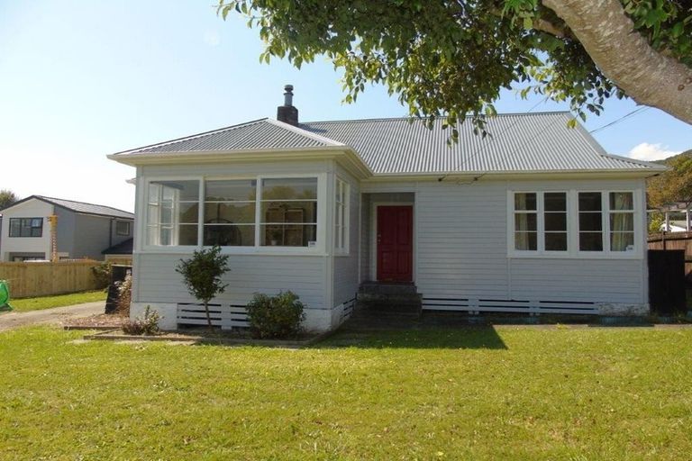 Photo of property in 85 Seddon Street, Naenae, Lower Hutt, 5011