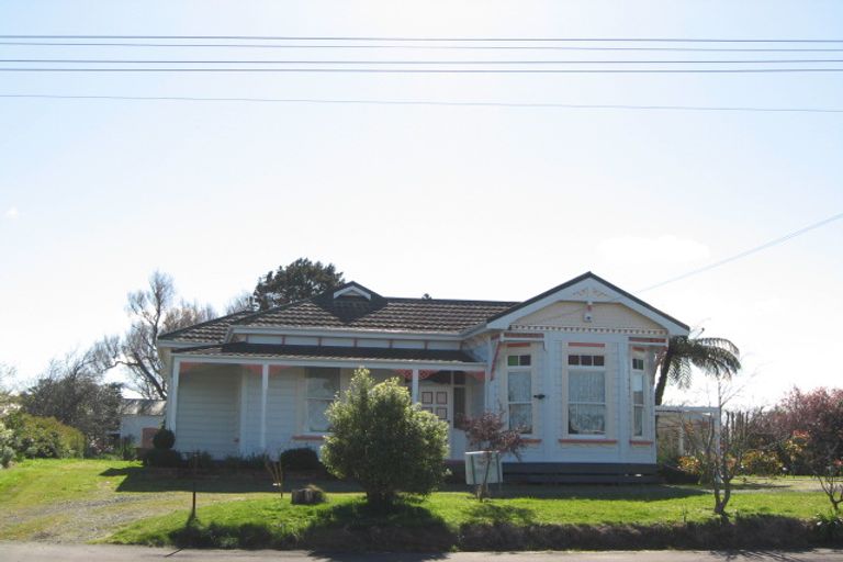 Photo of property in 16 Toia Street, Marton, 4710