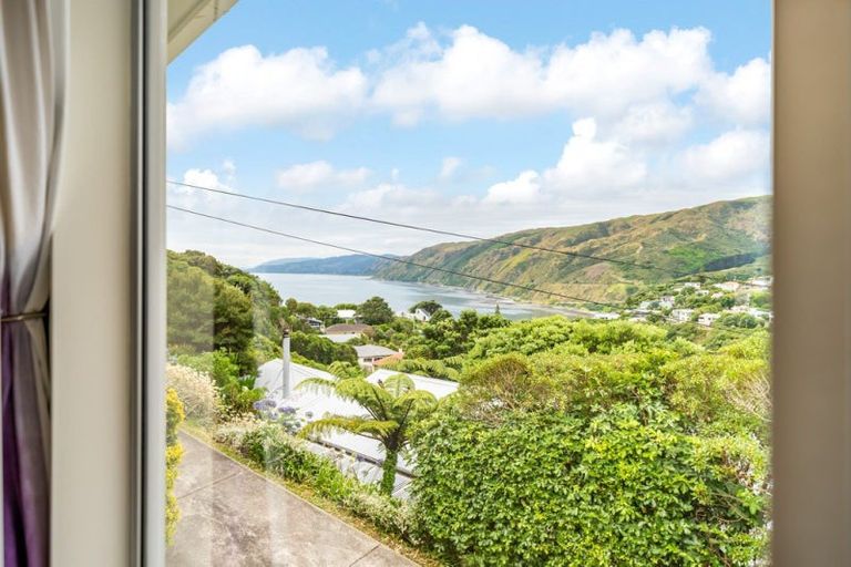 Photo of property in 20a Raroa Place, Pukerua Bay, 5026