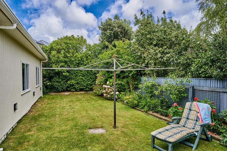 Photo of property in 10 York Street, Moera, Lower Hutt, 5010