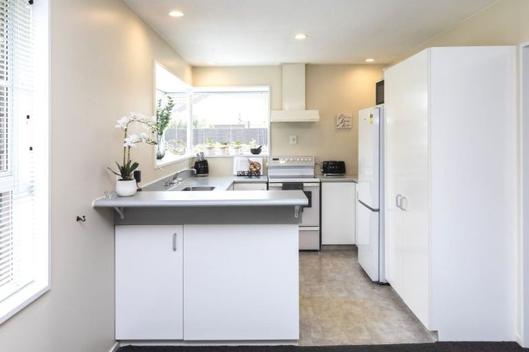 Photo of property in 1/5a Regency Crescent, Redwood, Christchurch, 8051