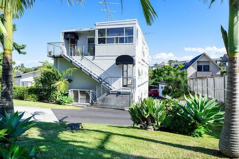 Photo of property in 2/27 Piccadilly Place, Kohimarama, Auckland, 1071