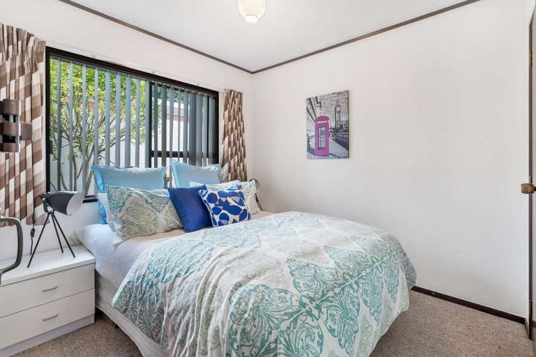 Photo of property in 1/41 Highland Park Drive, Highland Park, Auckland, 2010