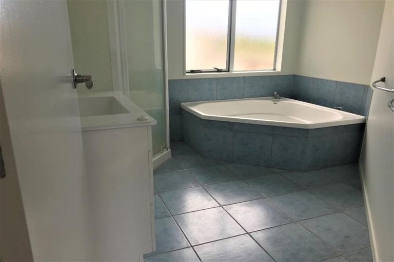 Photo of property in 4a Rahui View, Oakura, 4314