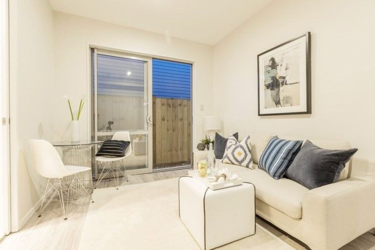 Photo of property in 32 Drumbuoy Drive, Flat Bush, Auckland, 2019