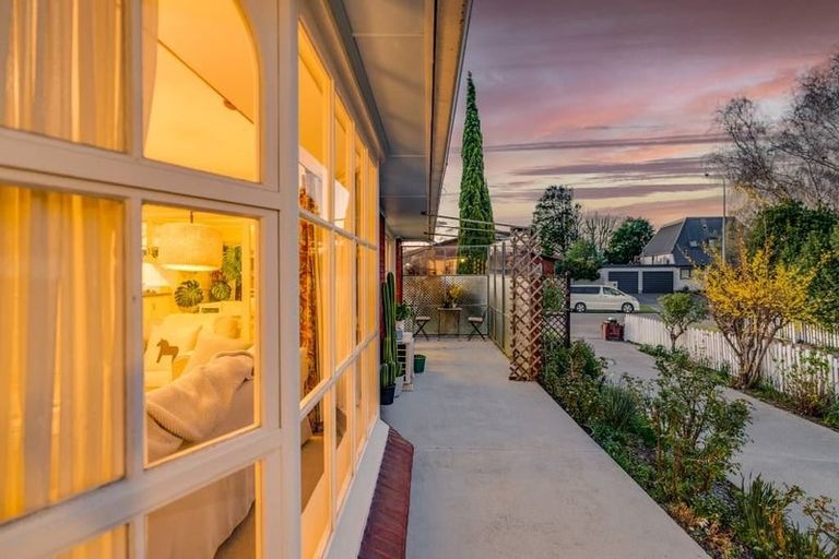 Photo of property in 6 Deepdale Street, Burnside, Christchurch, 8053