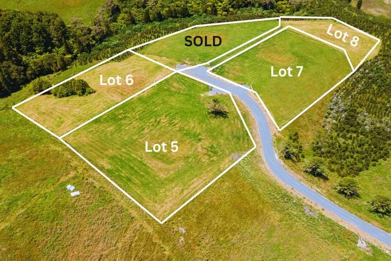 Photo of property in 674 Millbrook Road, Waipu, 0582