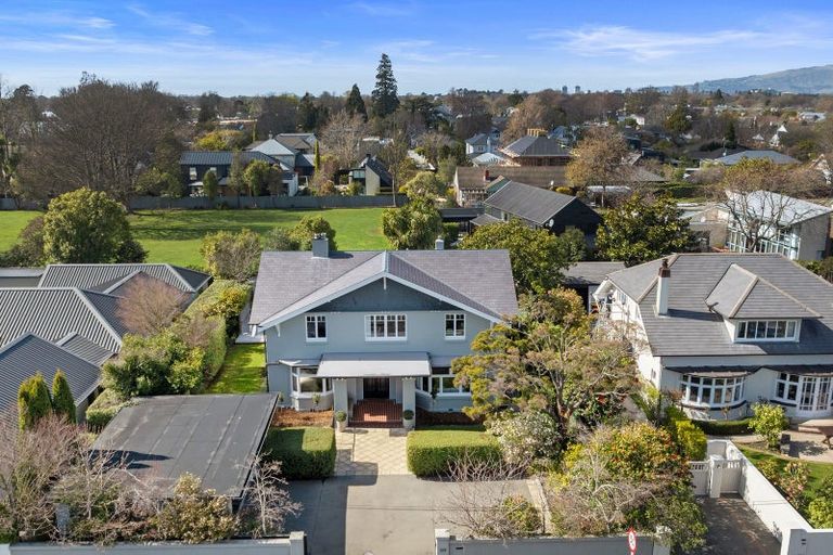 Photo of property in 152 Clyde Road, Burnside, Christchurch, 8053