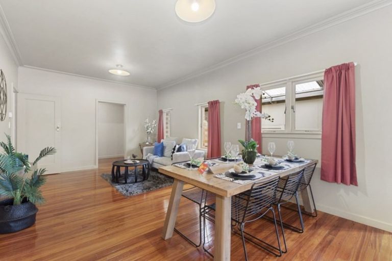 Photo of property in 8 Knighton Road, Hillcrest, Hamilton, 3216