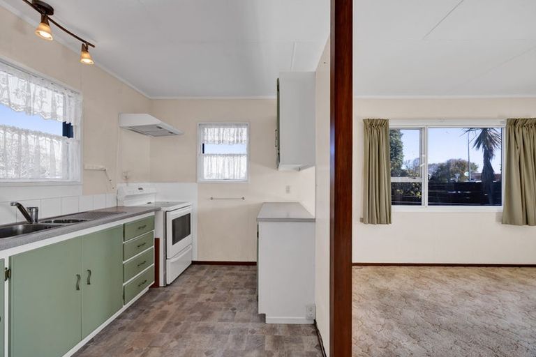 Photo of property in 198 Waihi Road, Hawera, 4610