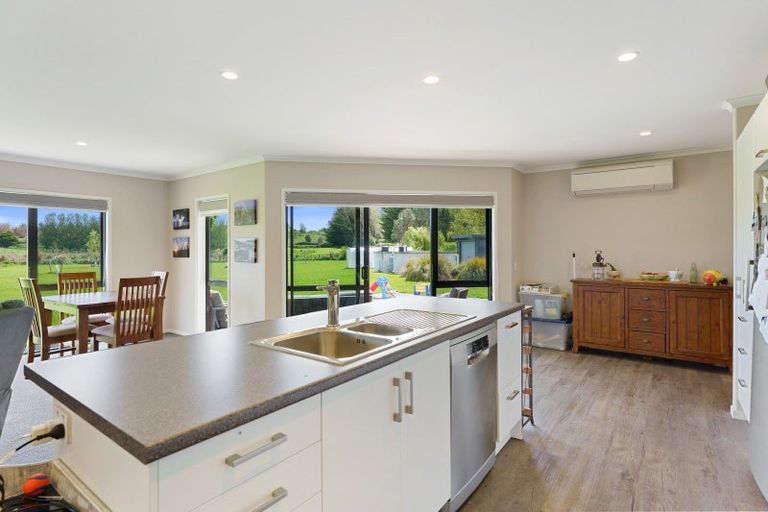 Photo of property in 40 Kristin Place, Manakau, Levin, 5573