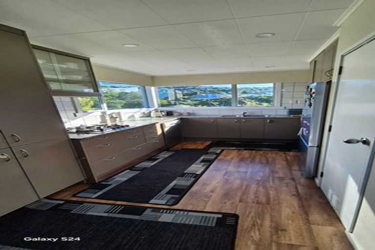 Photo of property in 17 Maple Grove, Maungaraki, Lower Hutt, 5010