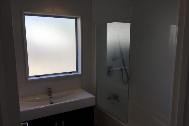 Photo of property in 5 Hookway Grove, Paraparaumu, 5032