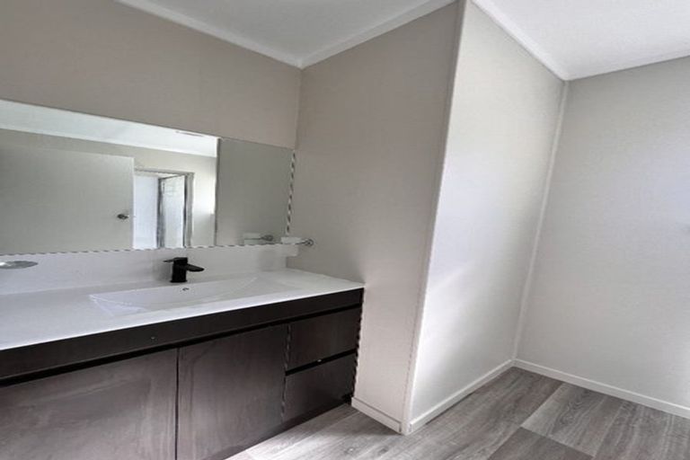 Photo of property in 39 President Avenue, Papakura, 2110