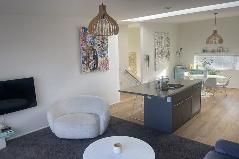 Photo of property in 23/2 Onslow Road, Khandallah, Wellington, 6035