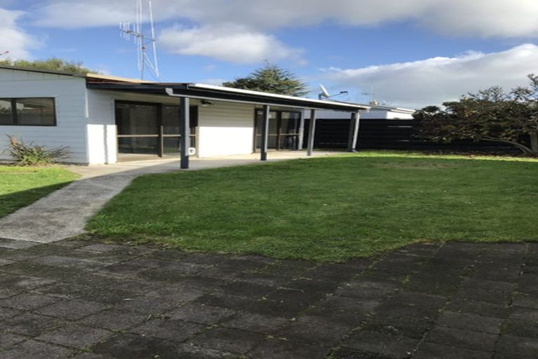 Photo of property in 15 Fuchsia Avenue, Pukete, Hamilton, 3200