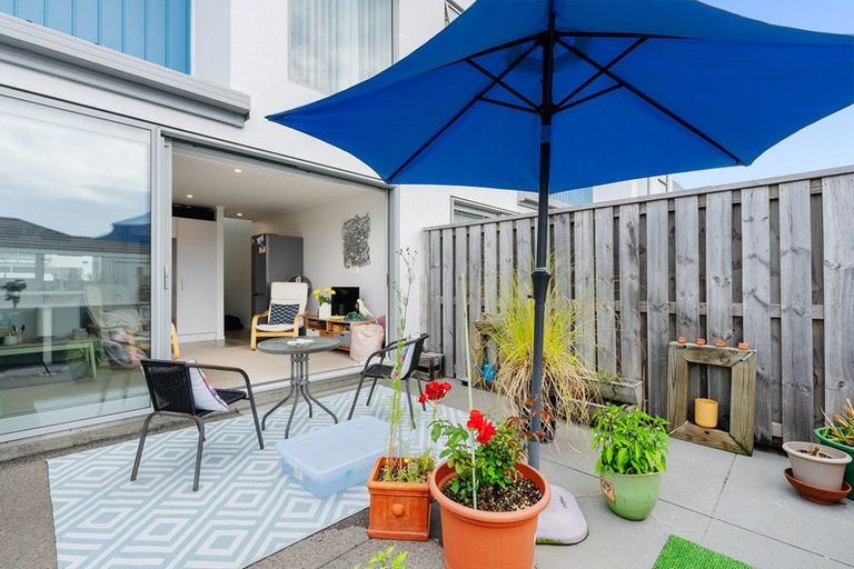 Photo of property in 31 Reynolds Place, Papamoa Beach, Papamoa, 3118