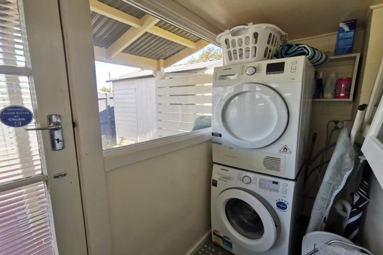 Photo of property in 1/272a Birkdale Road, Birkdale, Auckland, 0626