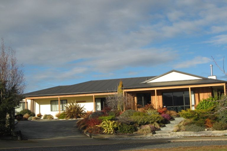 Photo of property in 8 Apollo Place, Wanaka, 9305