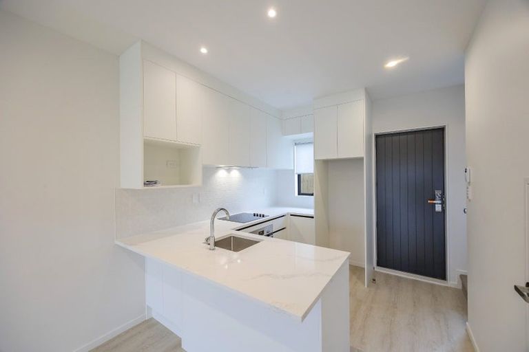 Photo of property in 7/35 Young Crescent, Drury, 2113