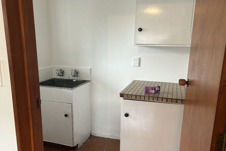 Photo of property in 1/2 Bill Ashcroft Grove, Havelock North, 4130