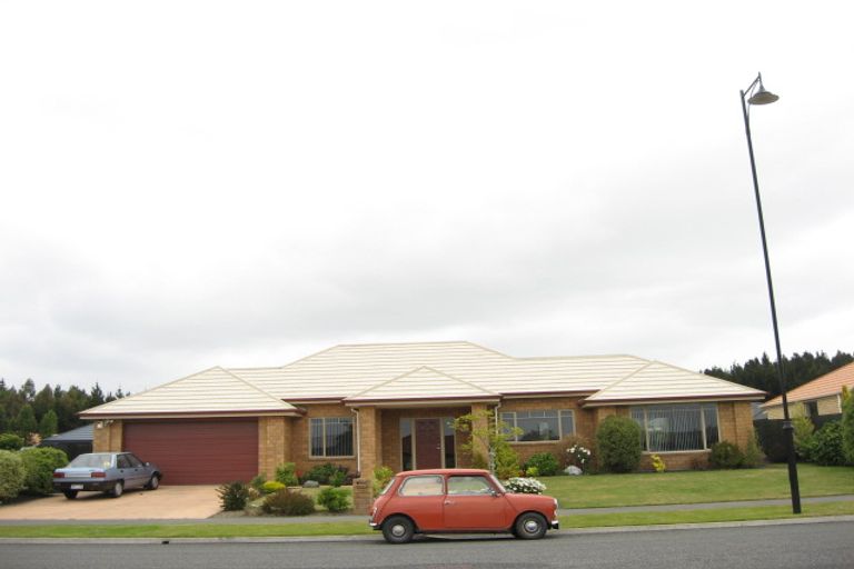 Photo of property in 19 Putake Drive, Parklands, Christchurch, 8083