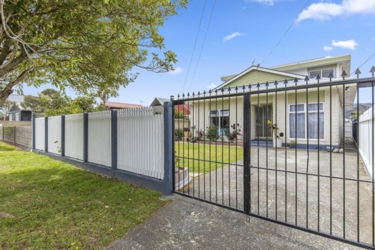 Photo of property in 19 Charleston Avenue, Boulcott, Lower Hutt, 5011