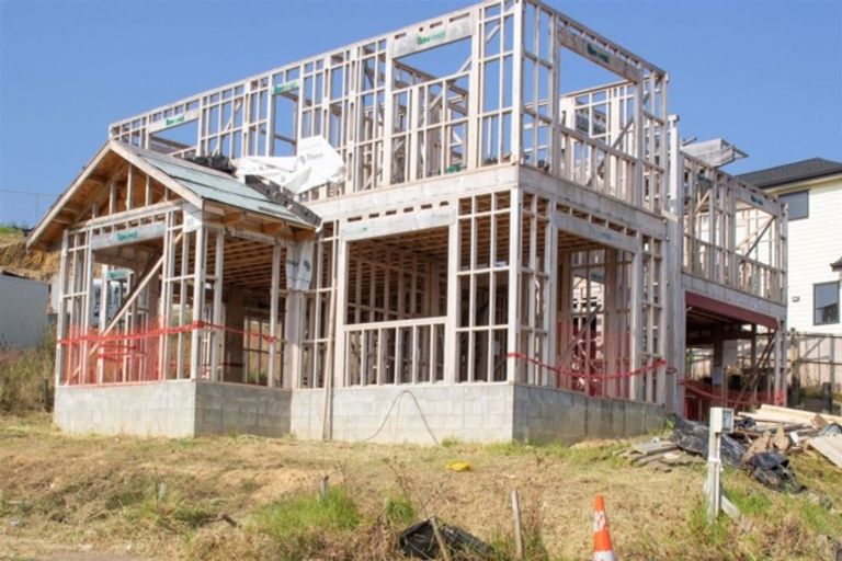 Photo of property in 18 Kahu Close, Orewa, 0931