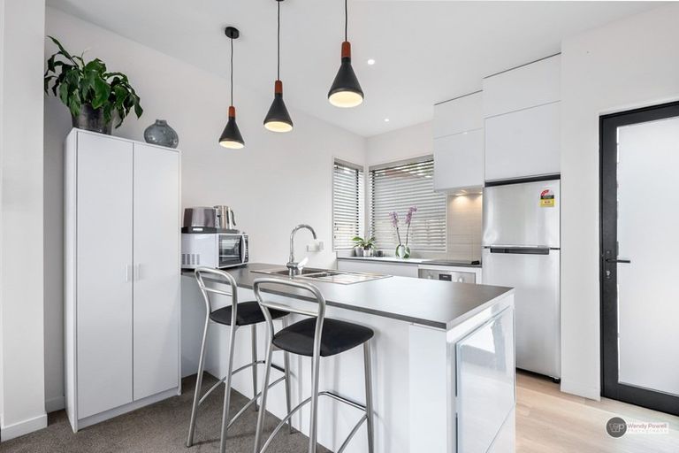 Photo of property in 15/6 Oswald Crescent, Paparangi, Wellington, 6037