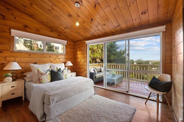 Photo of property in 2 Dunraven Place, Torbay, Auckland, 0630