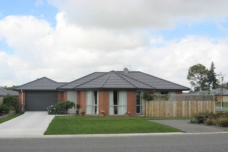 Photo of property in 27 Cardale Street, Darfield, 7510