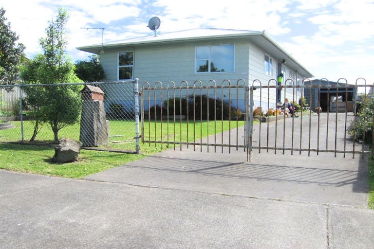 Photo of property in 71 Ferndown Avenue, Papatoetoe, Auckland, 2025