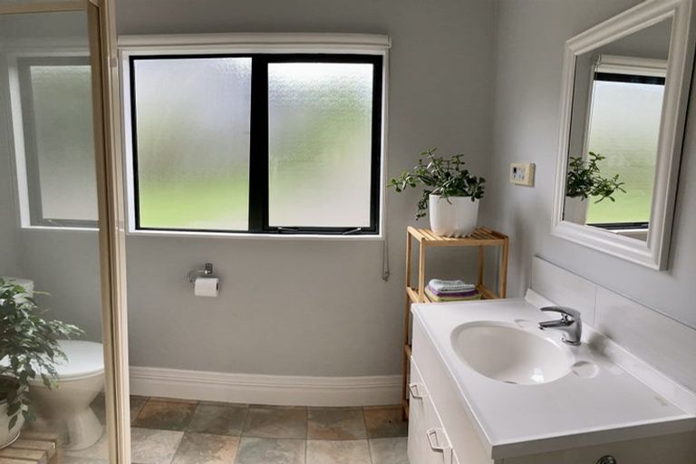 Photo of property in 49 Saunders Close, Whitby, Porirua, 5024