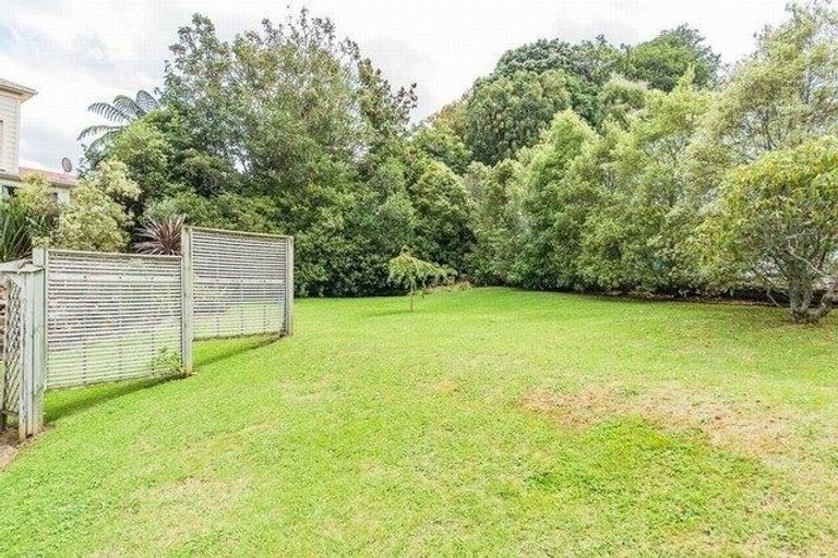 Photo of property in 3 Oakland Avenue, Saint Johns Hill, Whanganui, 4500