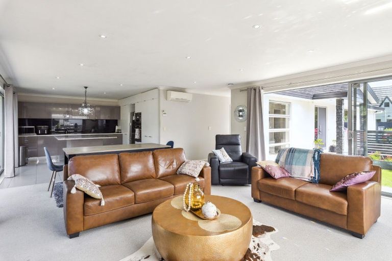 Photo of property in 185 Te Moana Road, Waikanae, 5036