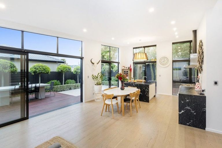 Photo of property in 91 Condell Avenue, Papanui, Christchurch, 8053