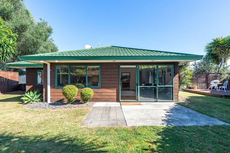 Photo of property in 36 Webb Place, Papamoa Beach, Papamoa, 3118