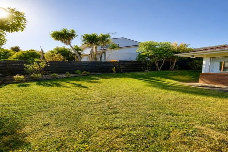 Photo of property in 2/14 Aberfeldy Avenue, Highland Park, Auckland, 2010
