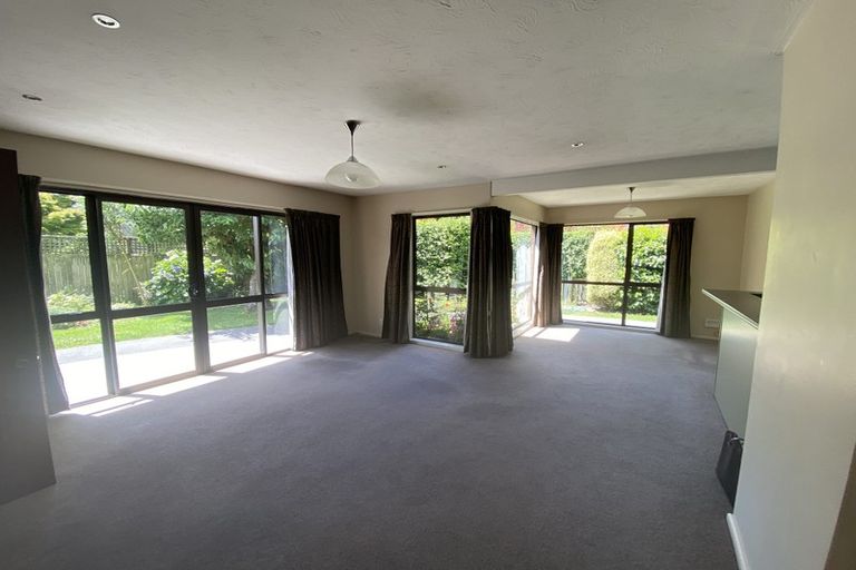 Photo of property in 21 Wadeley Road, Ilam, Christchurch, 8041