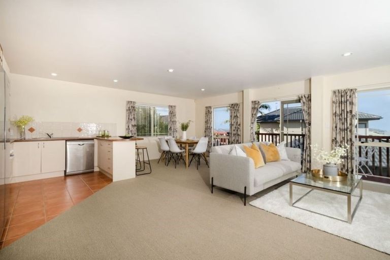 Photo of property in 143e Hobsonville Road, West Harbour, Auckland, 0618